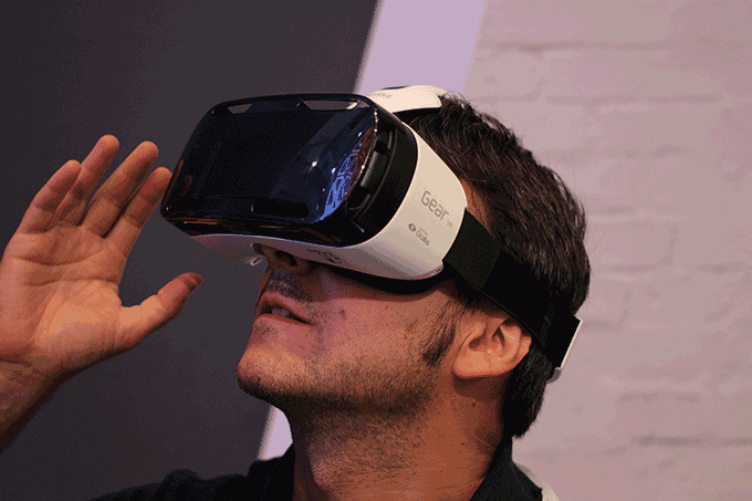Tecnologia melhora experiência de surdos no teatro