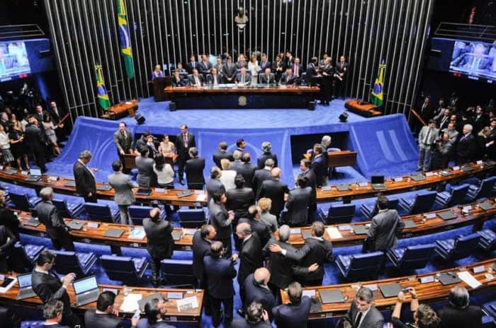Senado aprova projeto de lei que altera cobrança do ISS para aplicativos de transporte privado