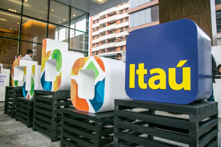 Cubo Itaú e Kroton inauguram vertical de educação