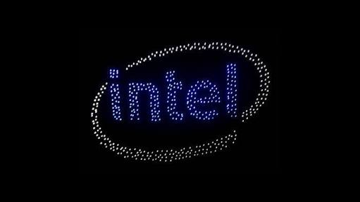 Intel lança drones nos céus em show de luz para comemorar seu cinquentenário
