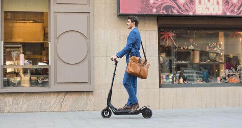 Startup brasileira oferece scooters elétricas