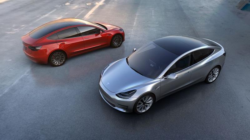 Tesla anuncia o fechamento de concessionárias
