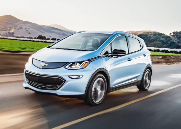 GM corre para lançar carro elétrico que carrega mais rápido que um Tesla