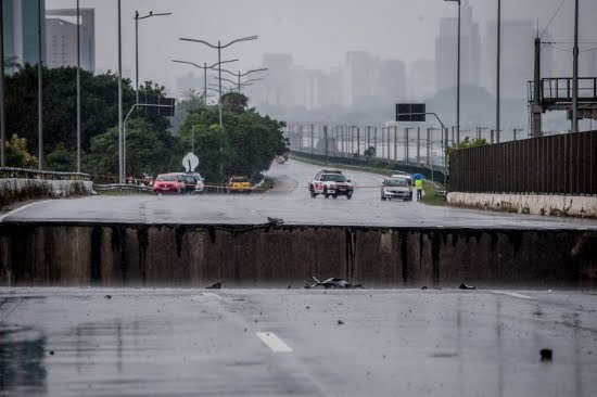 Prefeitura de São Paulo se reúne com motoristas de aplicativos e taxistas