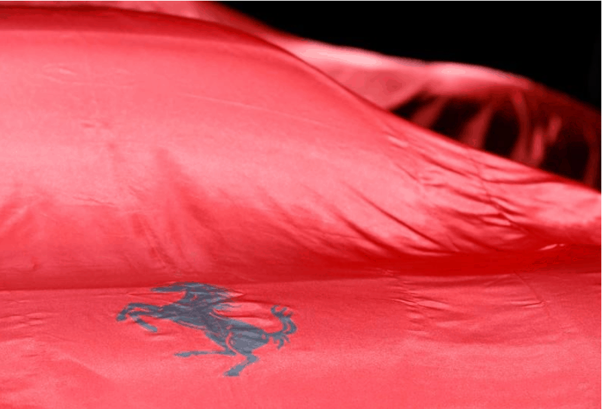 Ferrari apresenta carro híbrido