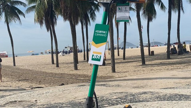 Serviços de patinete na orla são suspensos no Rio de Janeiro