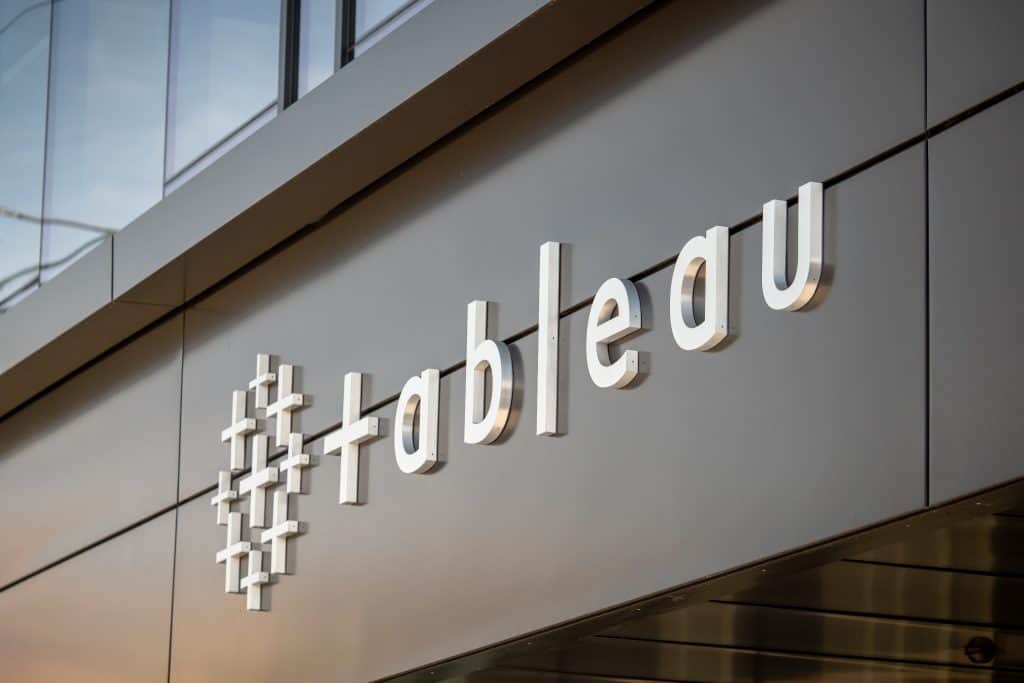 Salesforce adquire empresa de análise de dados