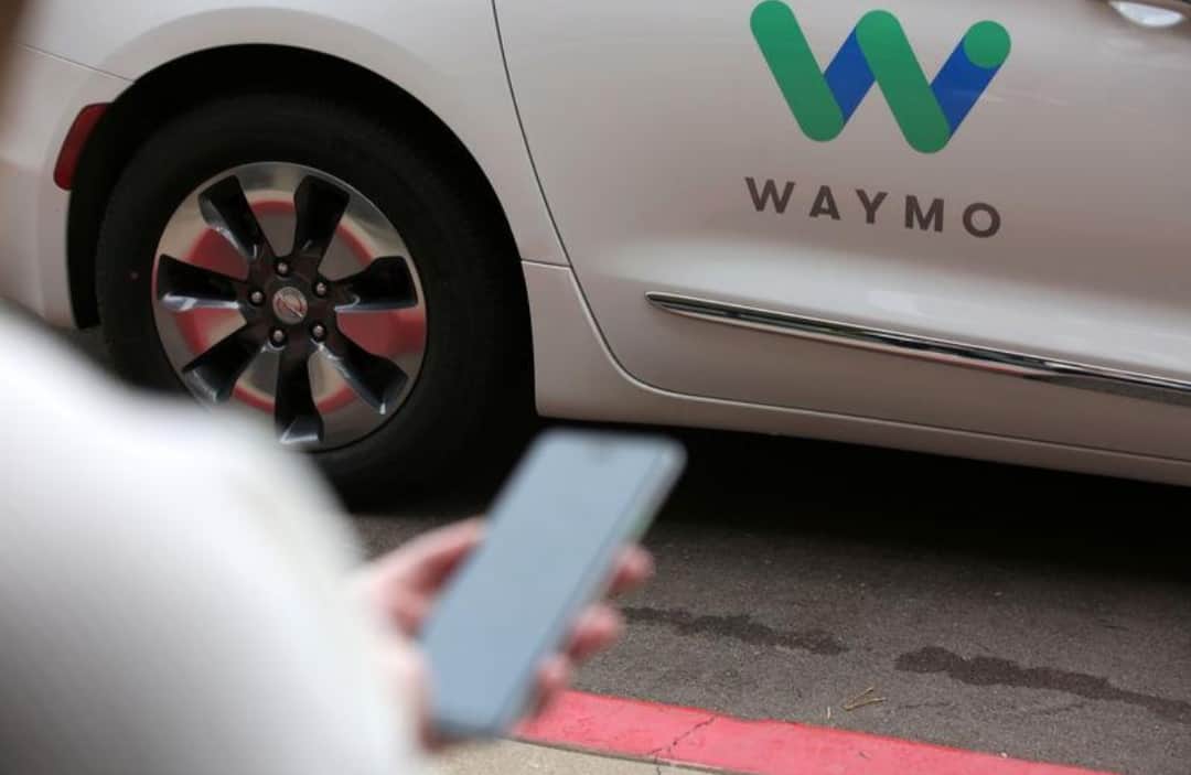 Waymo testa wi-fi gratuito em táxis autônomos