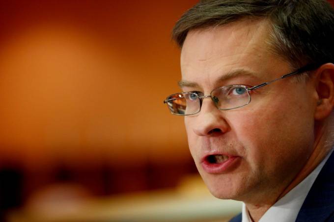 Preocupada com a libra, União Europeia se compromete a regular moedas digitais