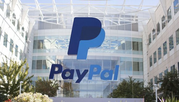 PayPal suspende suporte a pagamento de modelos do PornHub