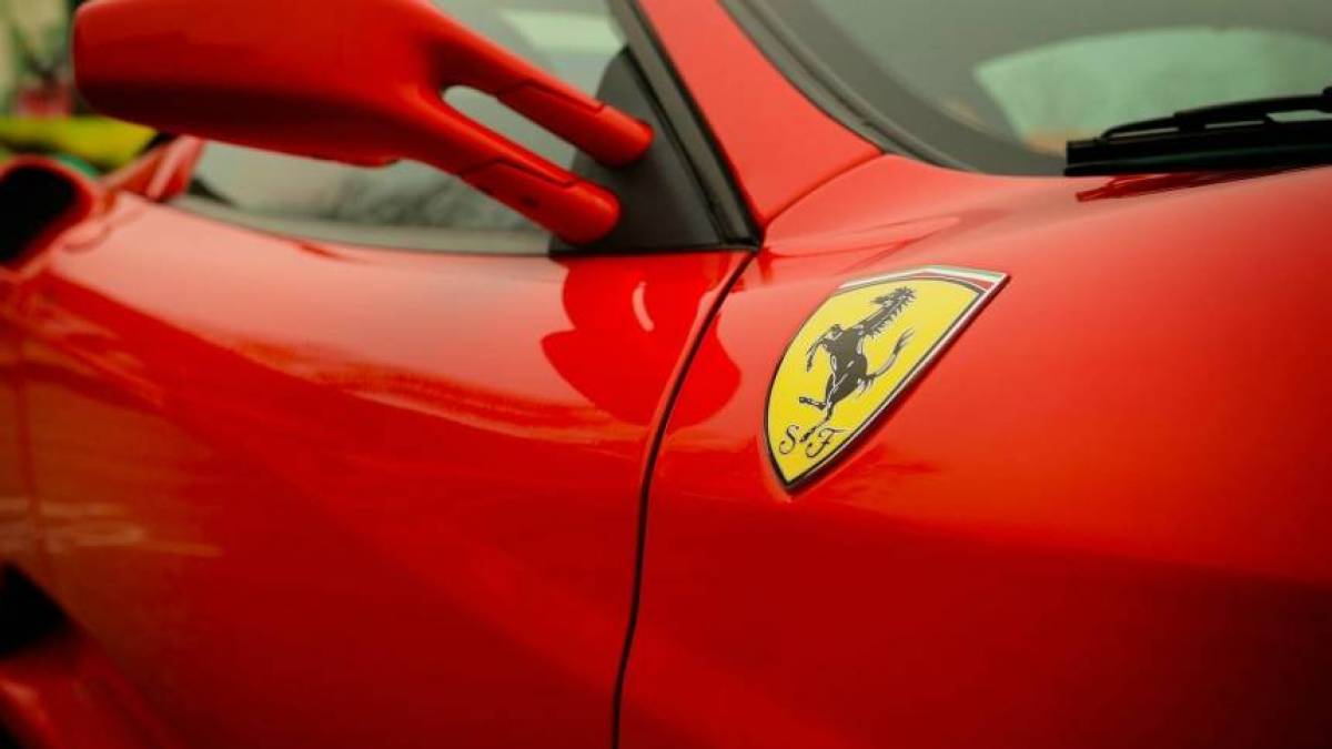 Carro totalmente elétrico da Ferrari deve sair somente depois 2025