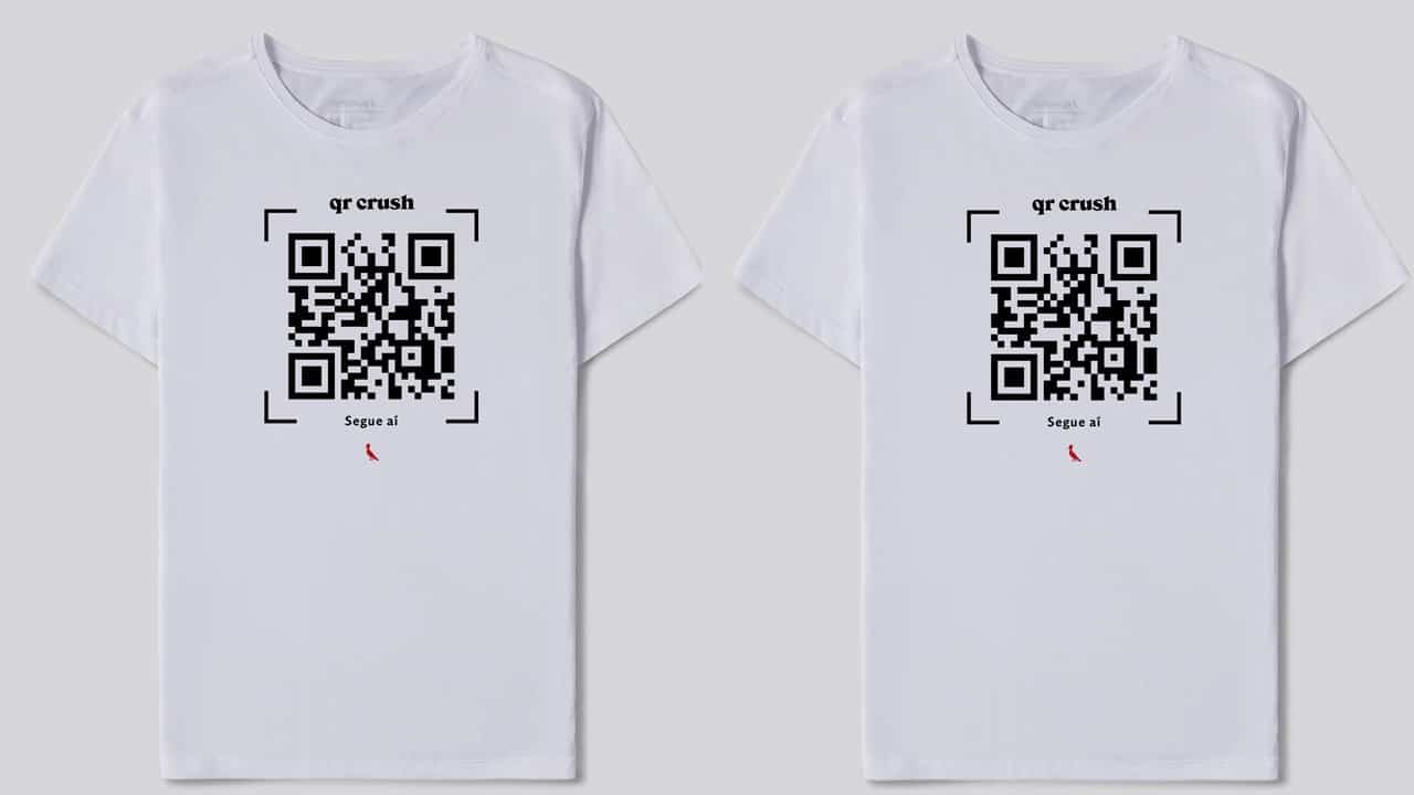 Marca de roupa cria camiseta que revela perfil do Instagram