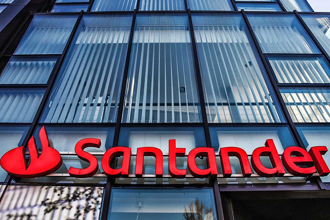 Fintech brasileira recebe aporte milionário da Santander InnoVentures