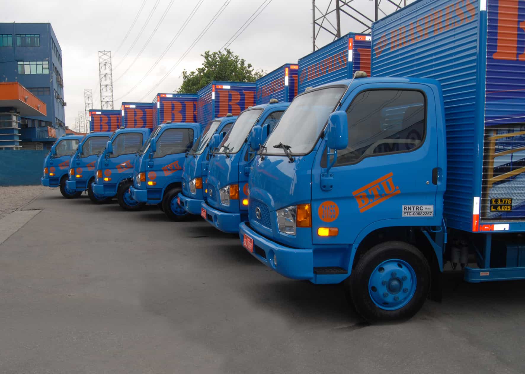 Empresa de logística compra mais de 200 caminhões após alta da demanda