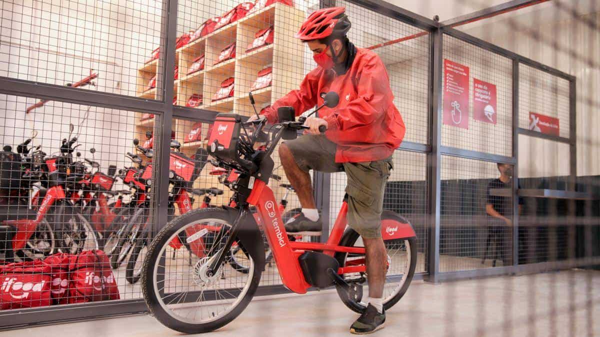 iFood e Tembici oferecem bicicletas elétricas para entregador