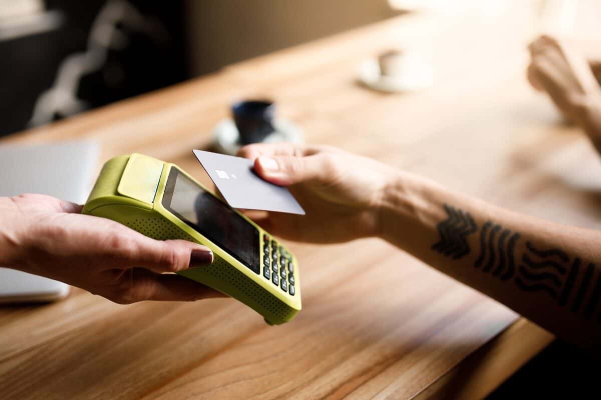 Digitalização reduz total de desbancarizados em 73% no Brasil