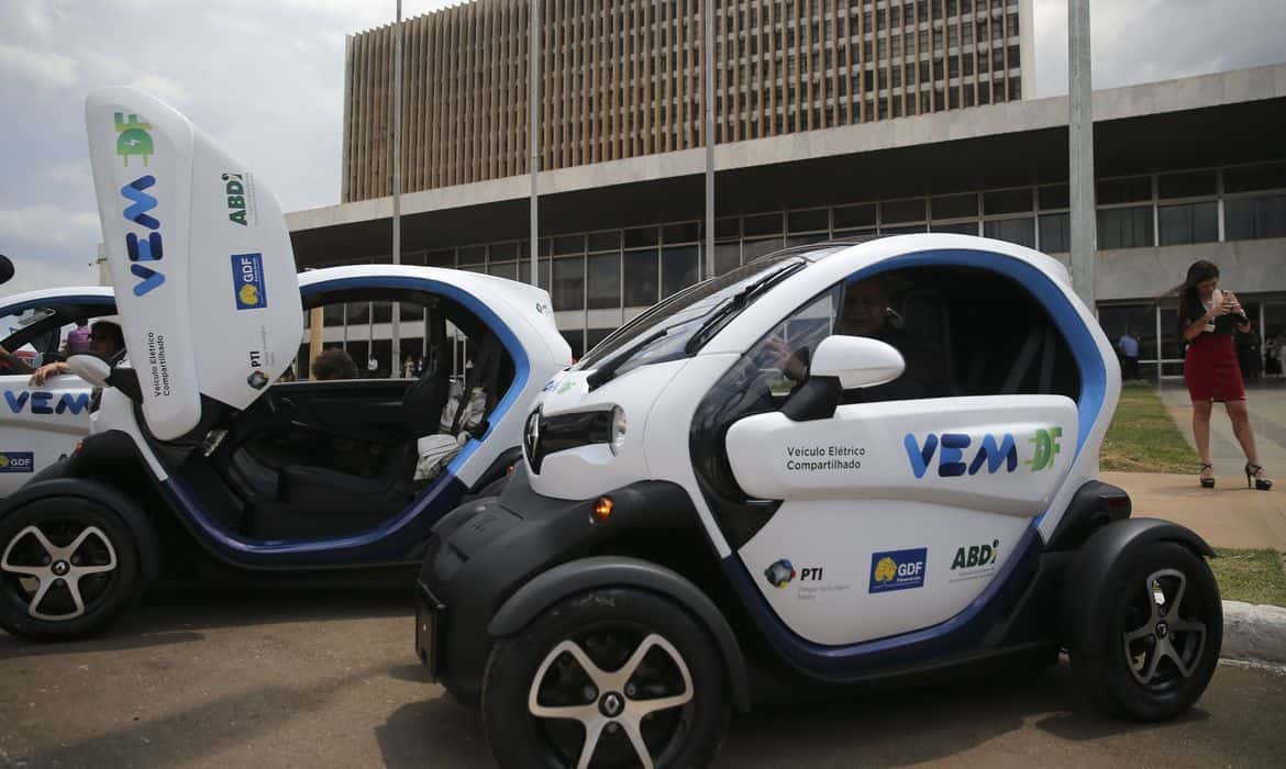 Aberta consulta para novos pontos de recarga de carros elétricos no DF