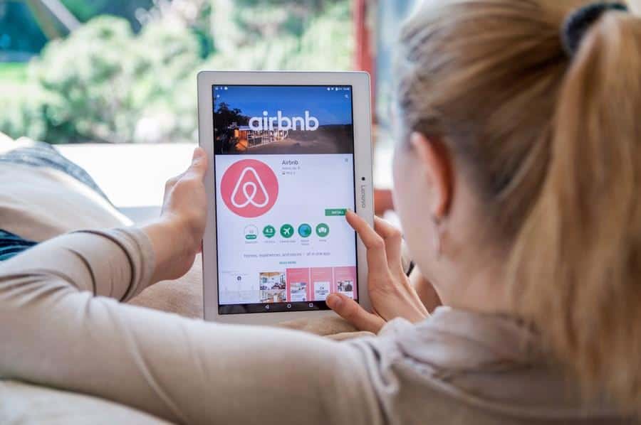 Airbnb aumenta faixa de preço de IPO