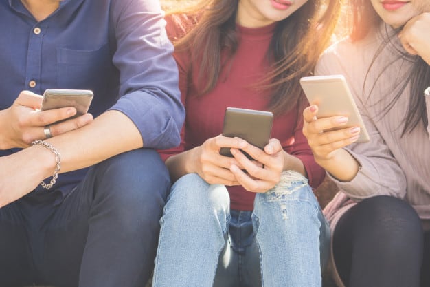 Fintech para adolescentes levanta US$50 milhões em rodada com celebridades