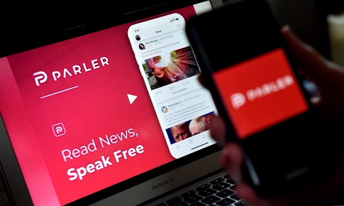 Após encerramento de serviços de hospedagem, Parler processa Amazon