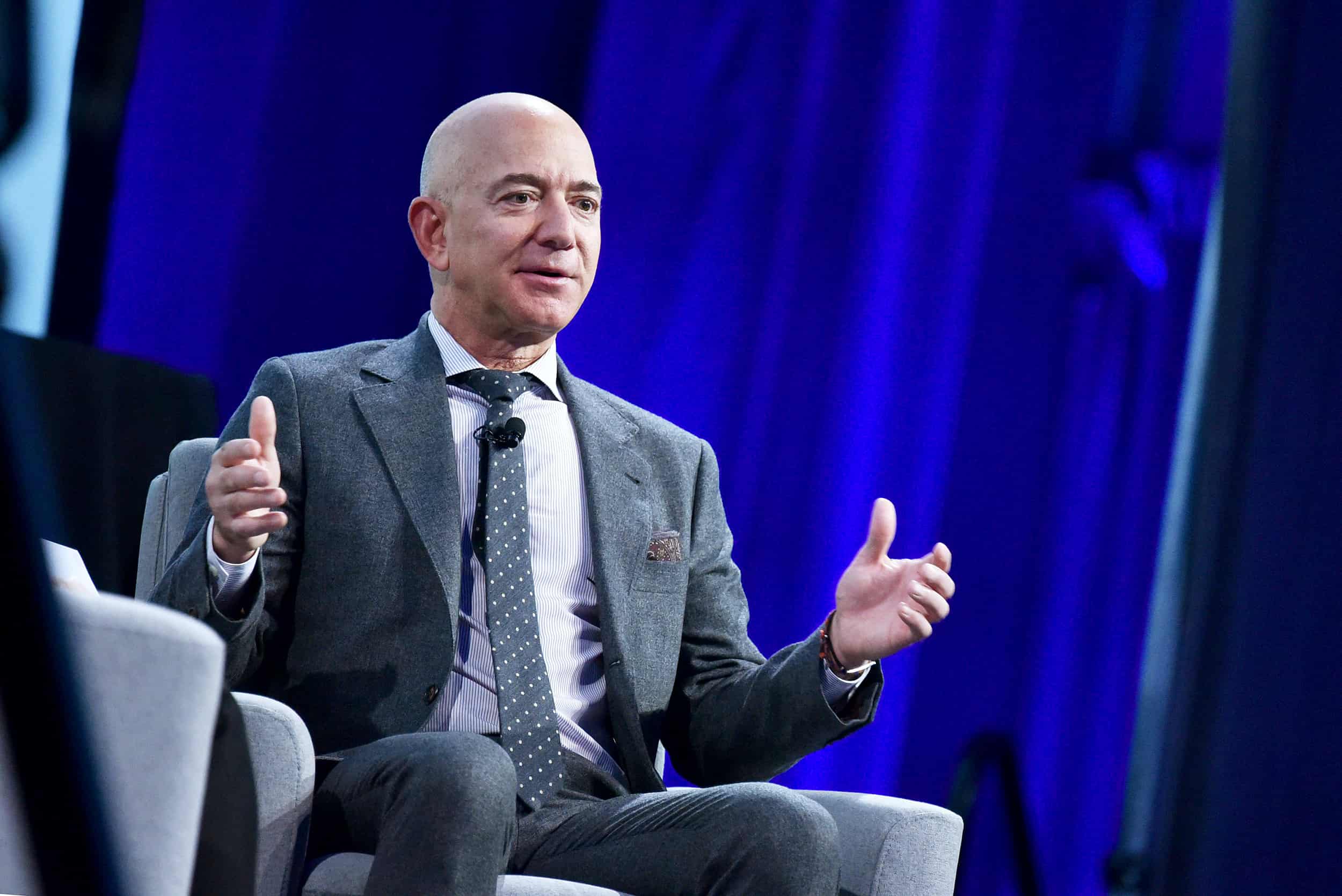 Jeff Bezos deixará o cargo de CEO da Amazon