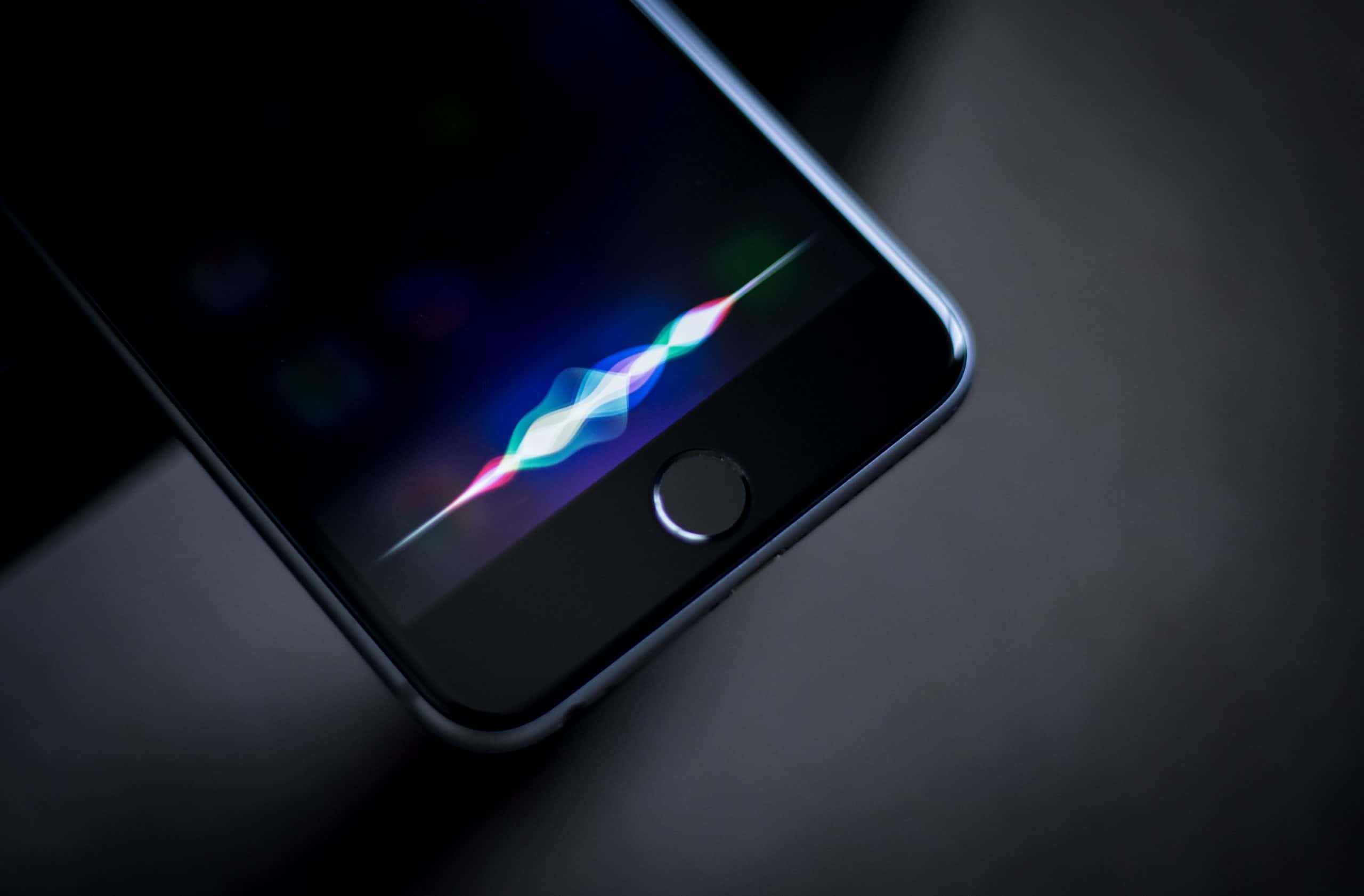 Apple retira voz feminina como definição padrão da Siri