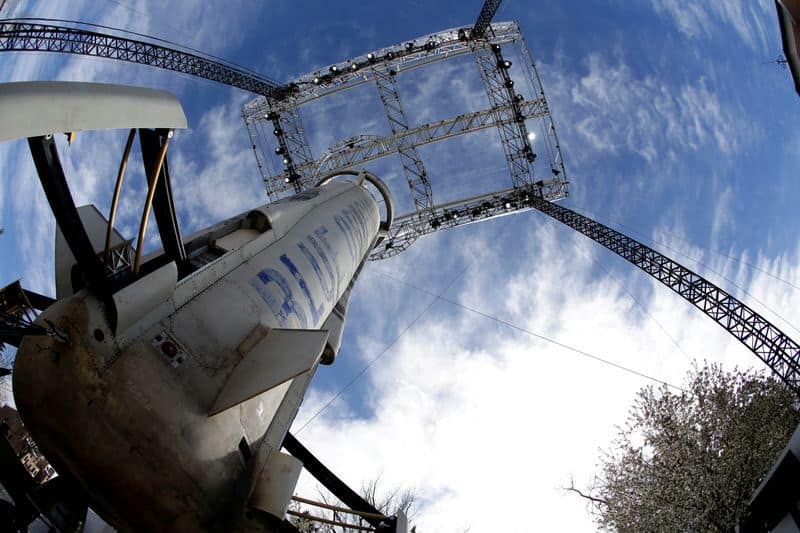 Blue Origin marca para julho primeira viagem turística ao espaço