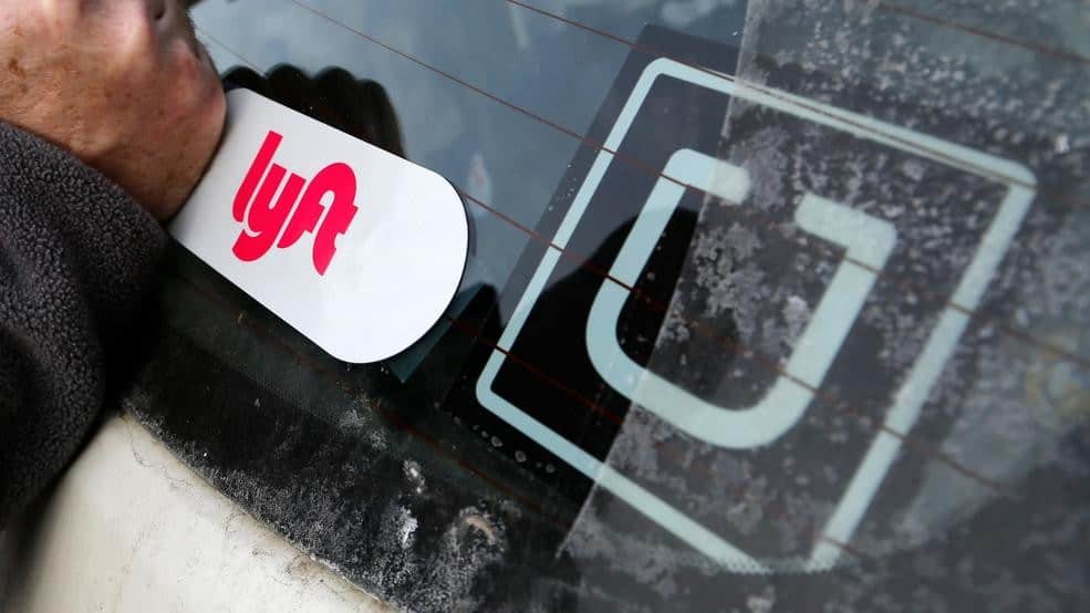 Uber e Lyft oferecerão corridas gratuitas a locais de vacinação