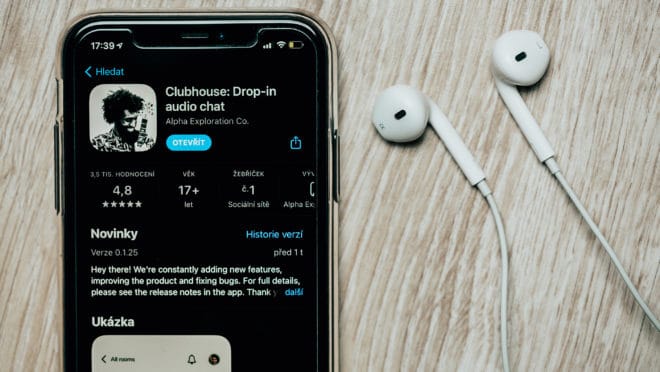 Clubhouse atinge dois milhões de downloads no Android