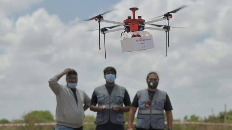 Índia testa envio de medicamentos com drone a zonas remotas