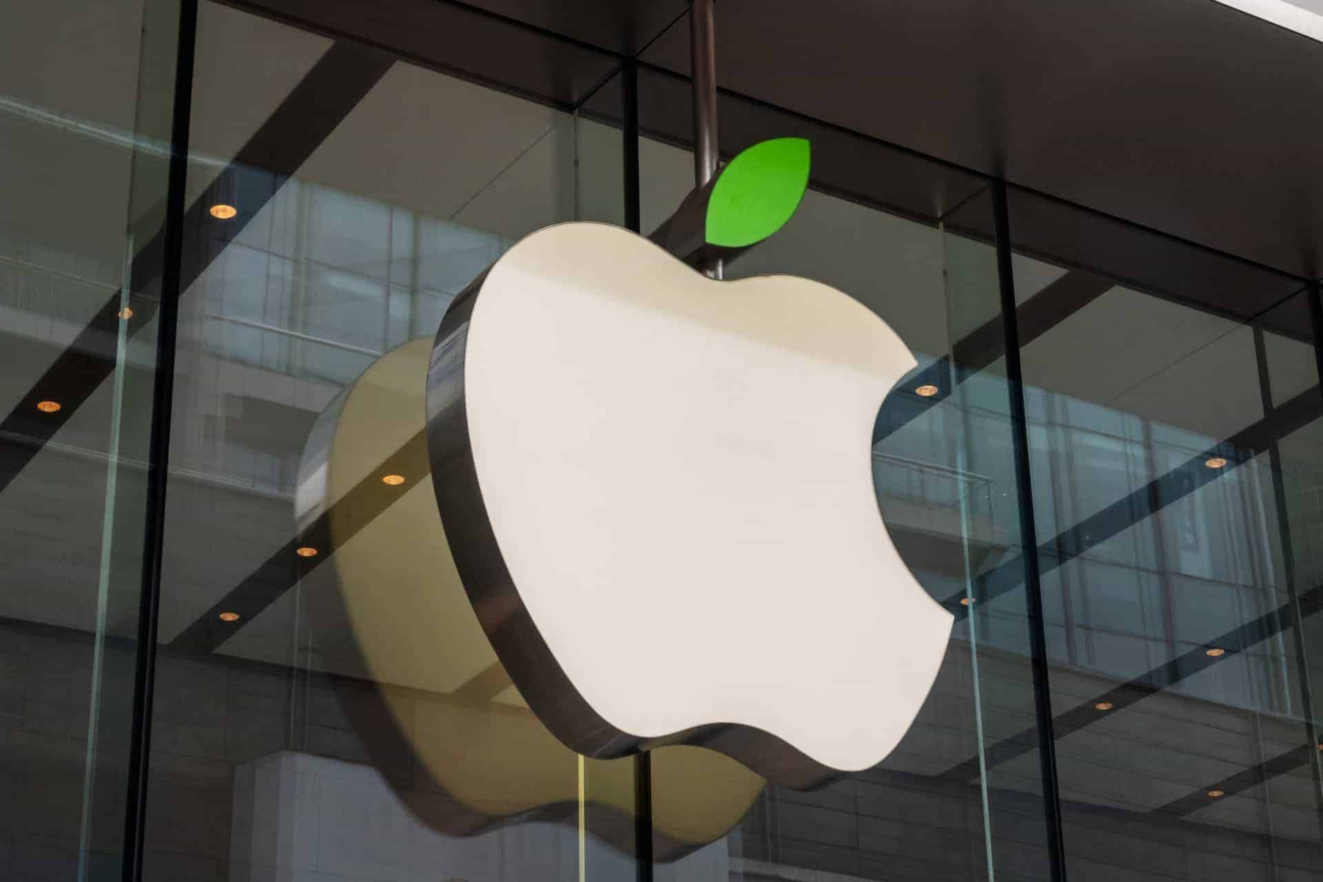 Apple adia retorno a trabalho presencial para janeiro