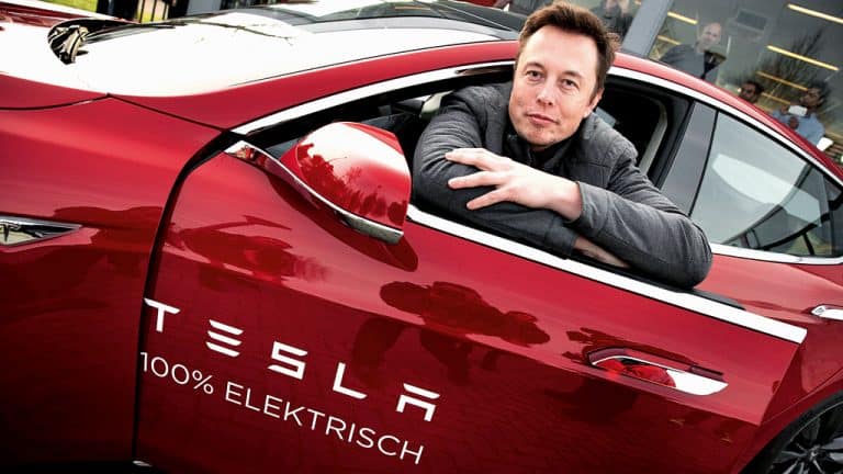 Tesla não paga salário para Elon Musk