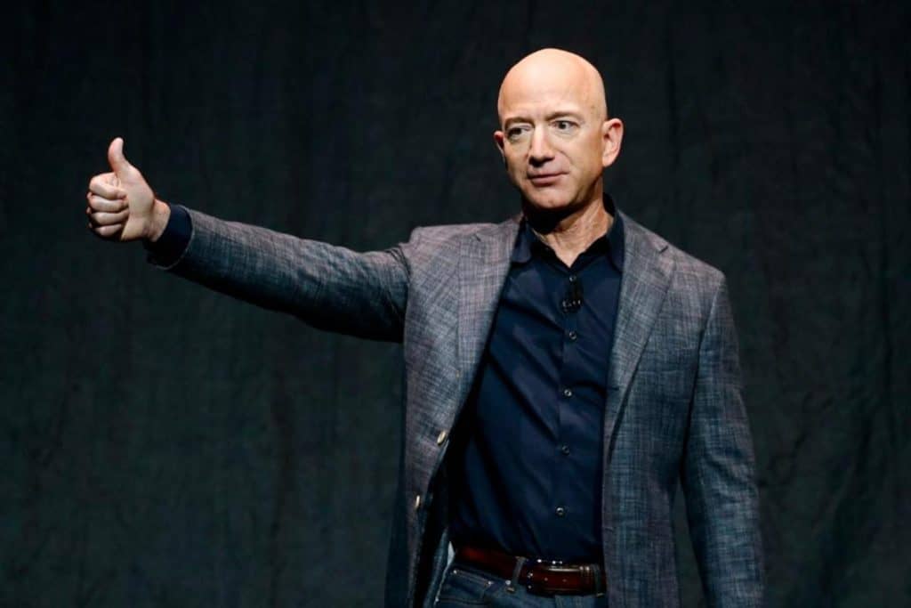 Jeff Bezos investe em biotech, afirma MIT Tech Review