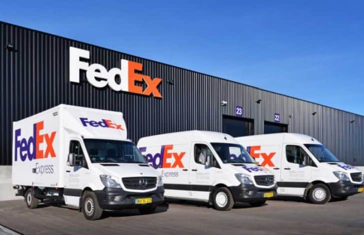 Empresa de direção autônoma vai testar veículos da FedEx