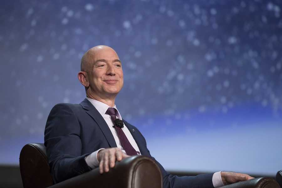 Jeff Bezos pode comprar um time da NFL