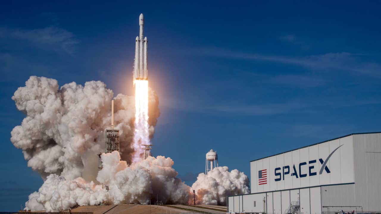 SpaceX lança hoje sua 1ª expedição com civis