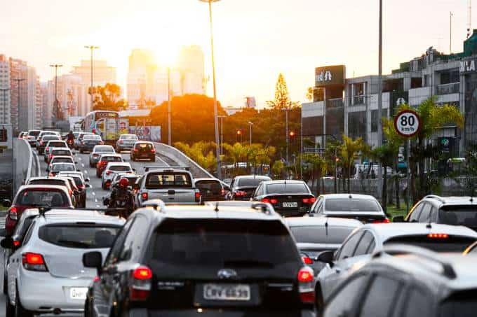 Google e CET-Rio firmam parceria para otimizar semáforos