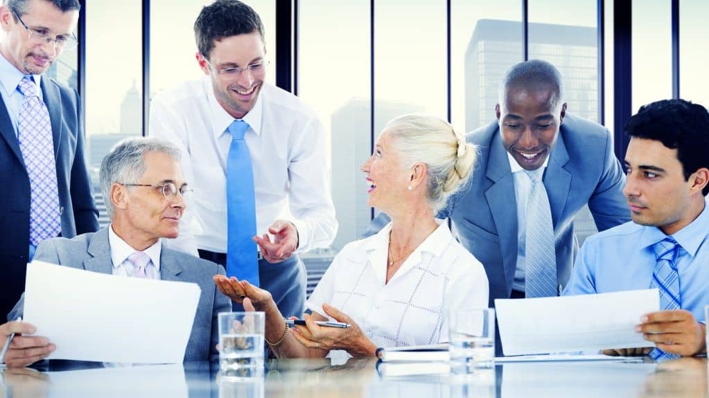 Warren e Vitra Capital se unem