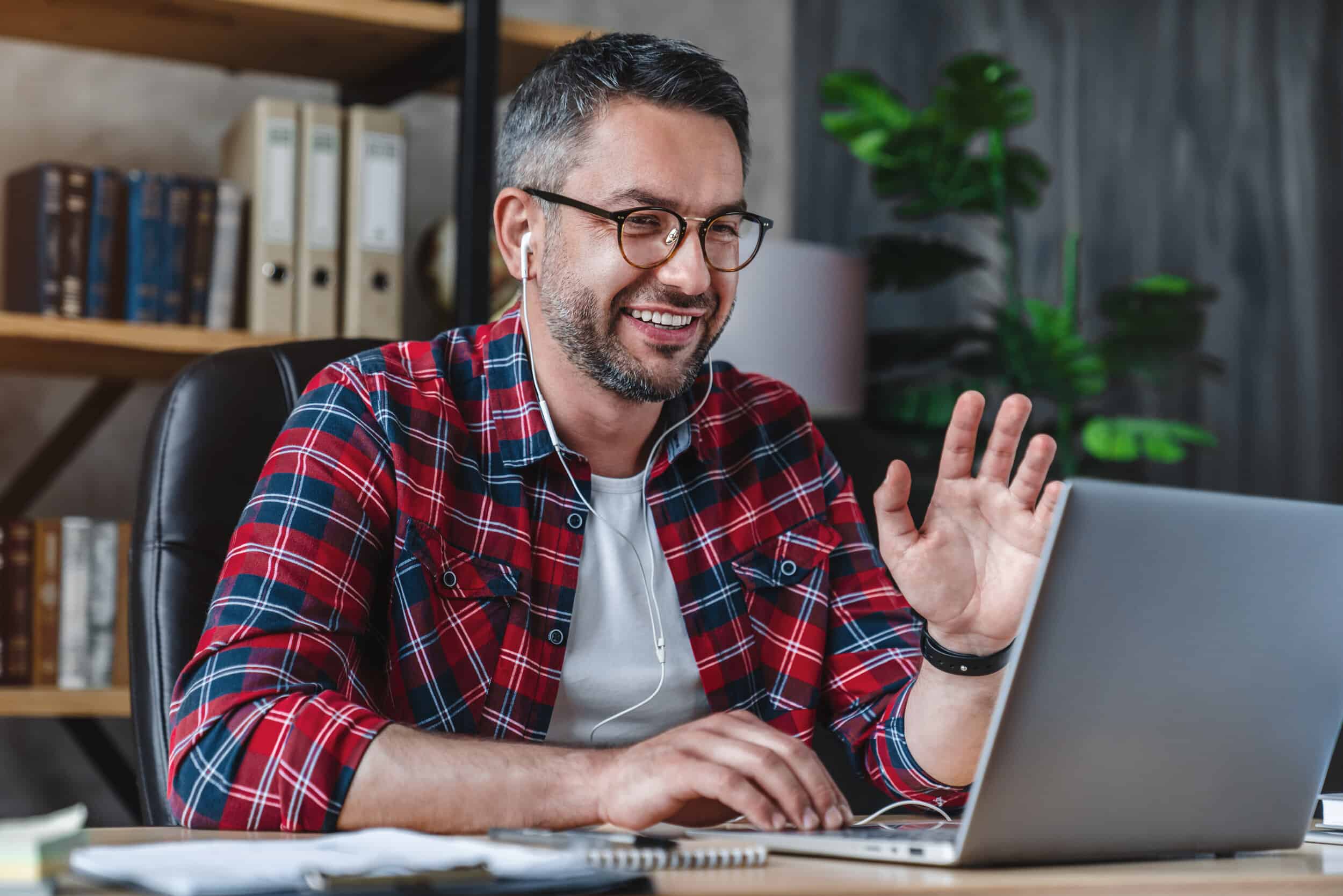 Magalu lança formação em tecnologia para maiores de 40 anos