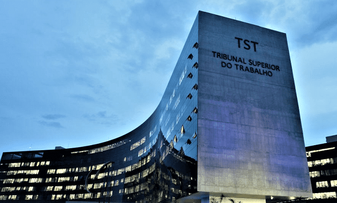 TST exige comprovante de vacinação para ingressar na Corte