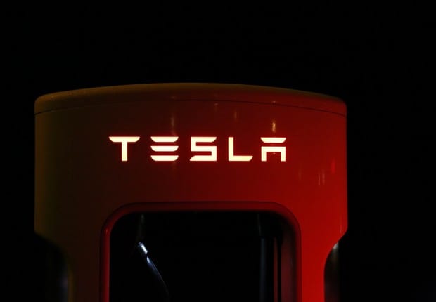 Tesla abre rede de estações de recarga para carros de outras marcas
