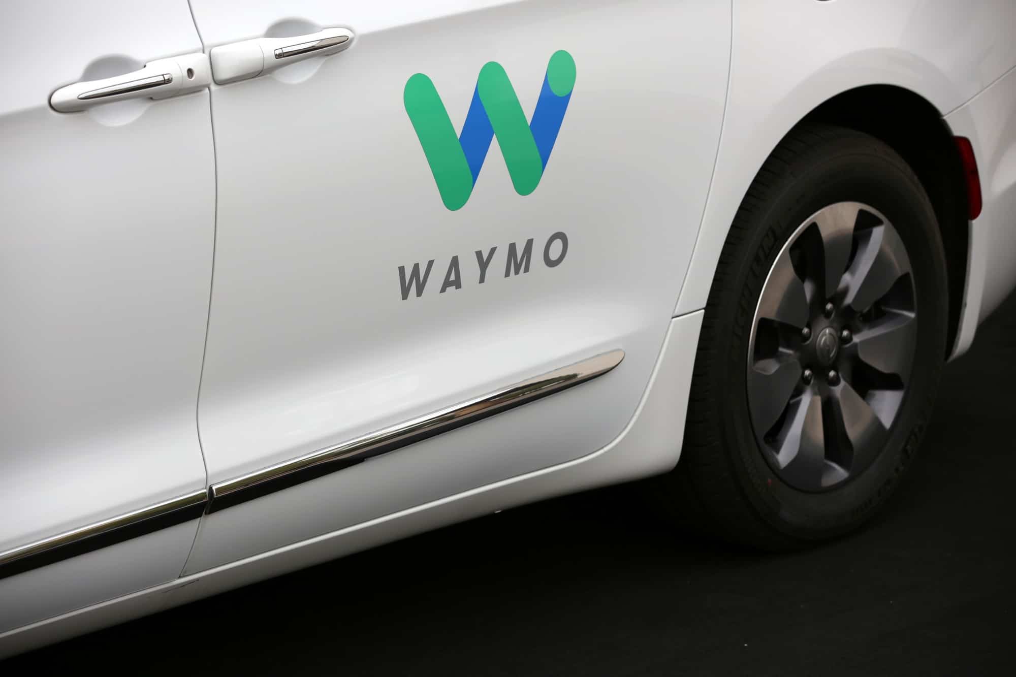 Zeekr firma parceria com Waymo