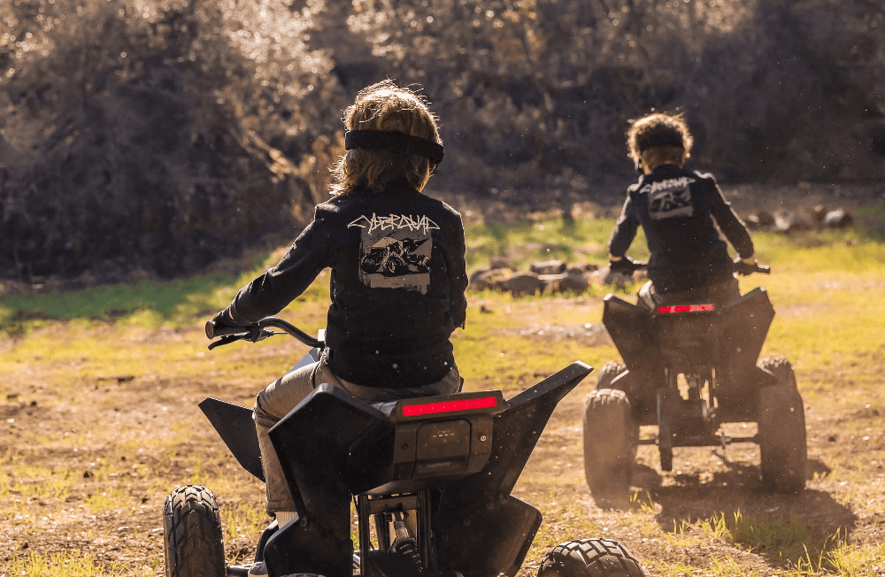 Tesla lança quadriciclo elétrico para crianças