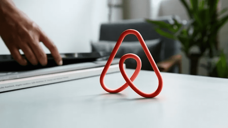 Airbnb vai ocultar nomes dos hóspedes para evitar discriminação