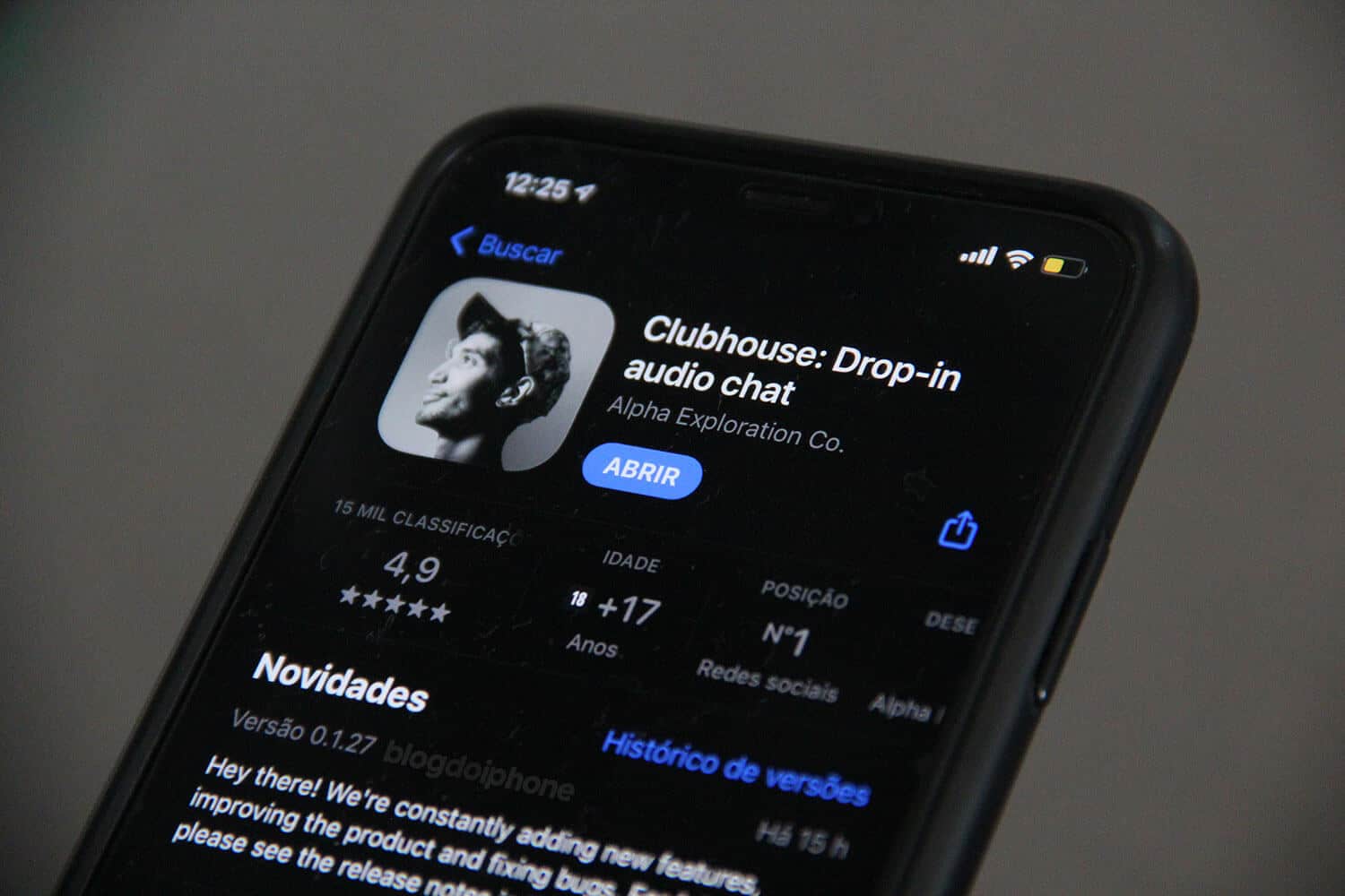 Clubhouse disponibiliza bate-papo por texto em salas de áudio