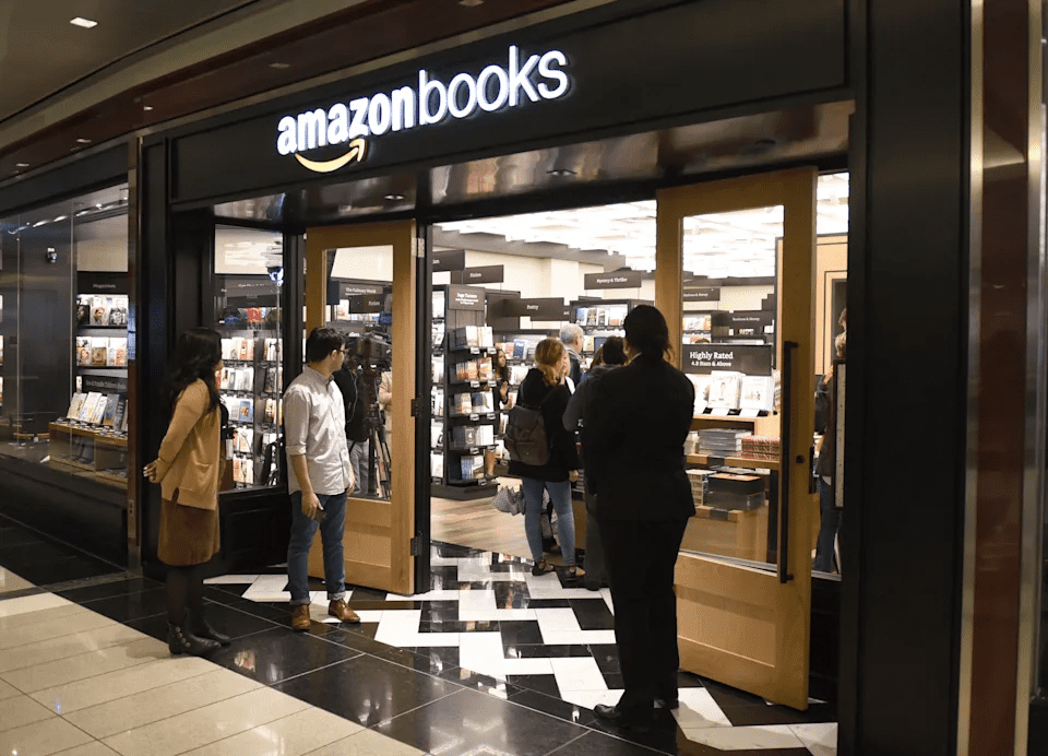 Amazon anuncia fechamento de livrarias e outras operações físicas