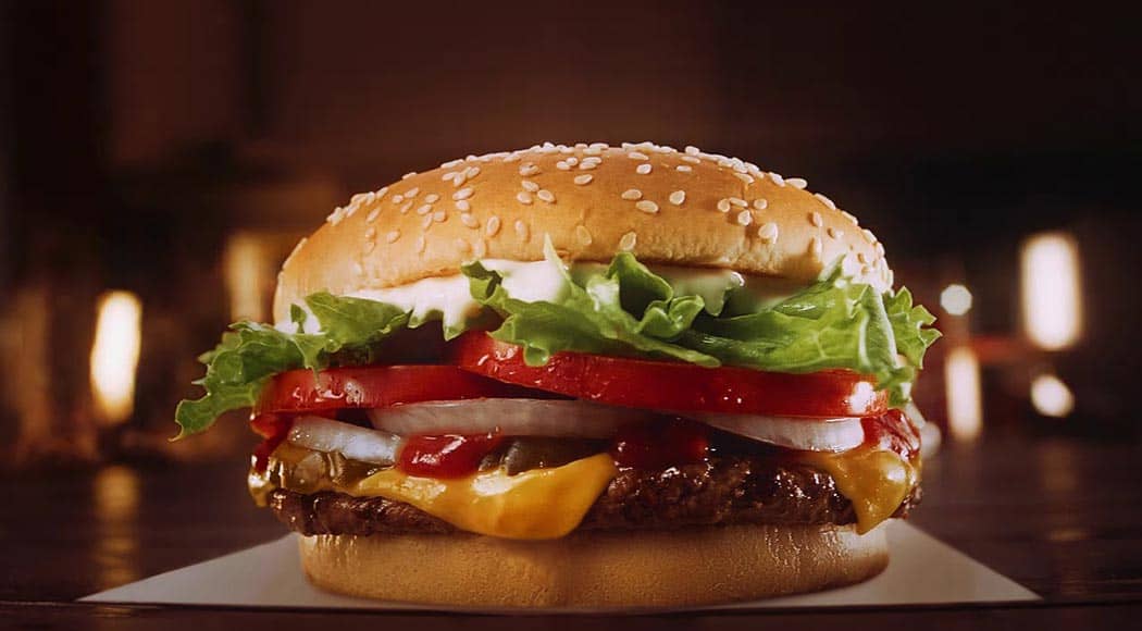 Burger King inicia operação de pedidos de delivery via WhatsApp