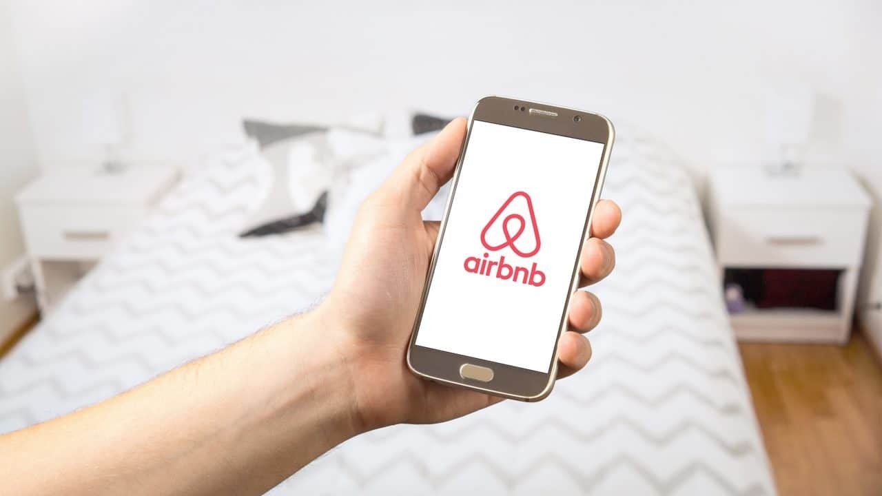 Airbnb suspende operações na Rússia e em Belarus