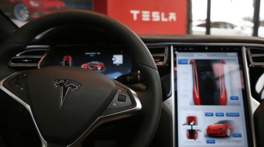 Agência dos EUA pede informações à Tesla sobre incêndio em veículo