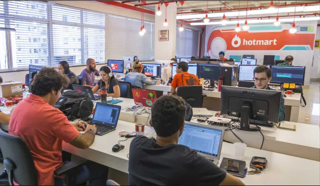 Hotmart adquire eNotas